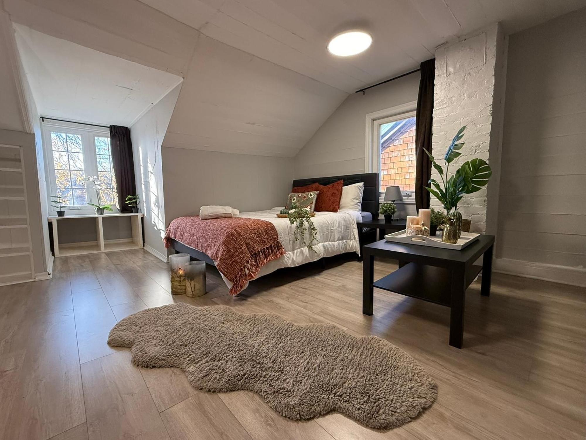 3-bedroom House In Little Italy Downtown-free Parking Holiday home