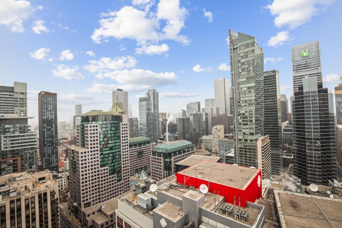 2 Bed 2 Bath Cn-tower And Lakeviews- Parking Toronto