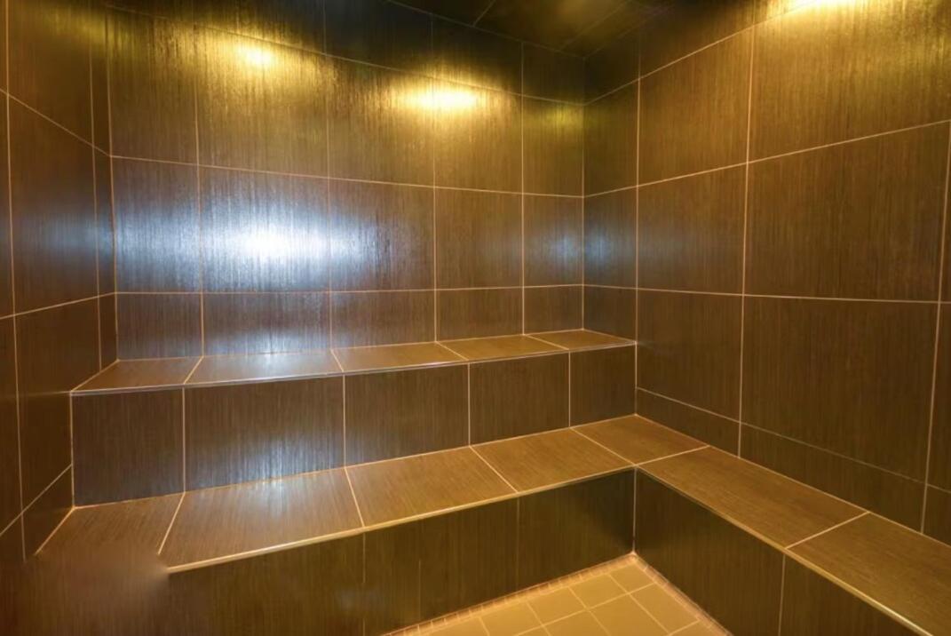 2 Bed 2 Bath Cn-tower And Lakeviews- Parking Apartment Toronto