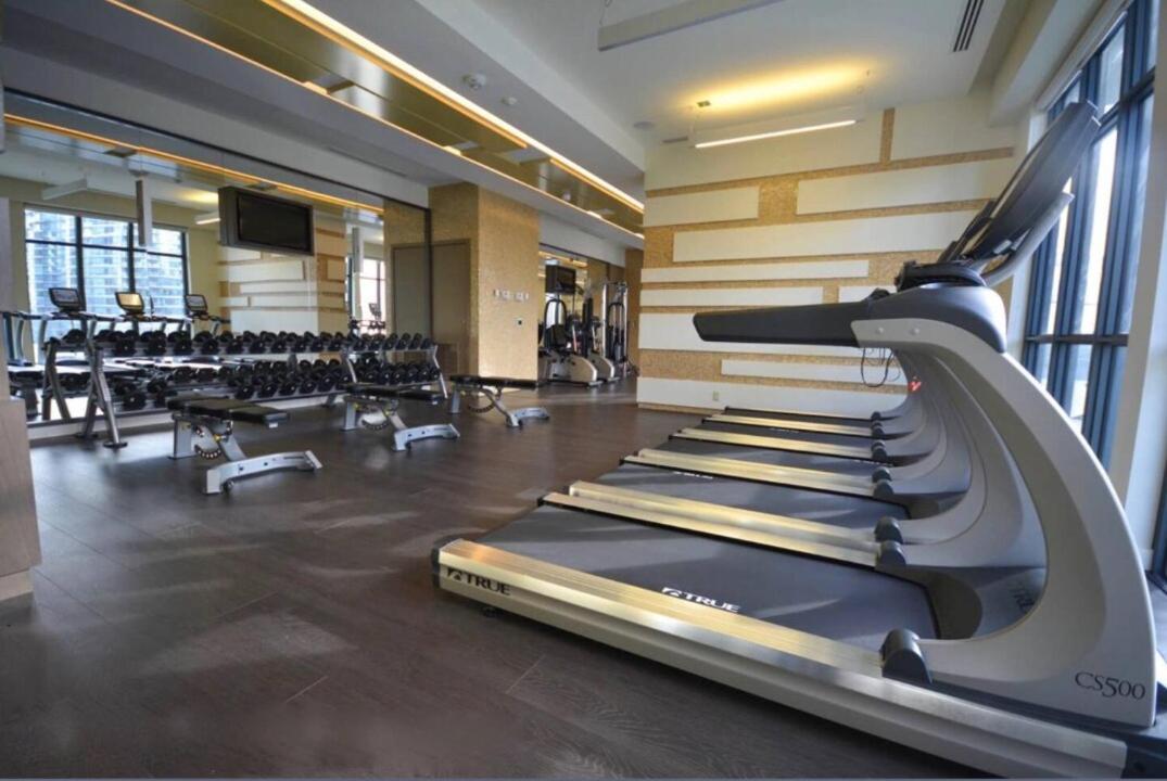 Apartment 2 Bed 2 Bath Cn-tower And Lakeviews- Parking Toronto