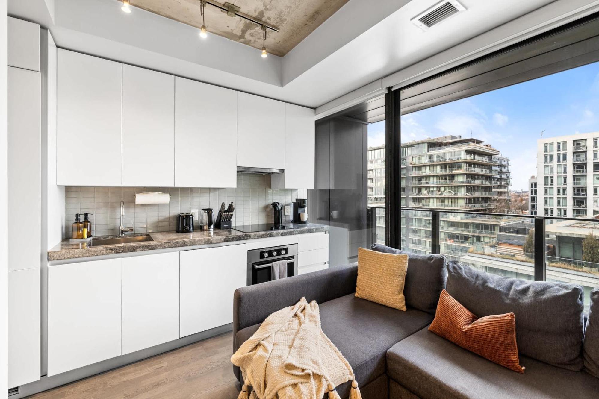 King St W Haven Steps To Gourmet Dining Apartment *
