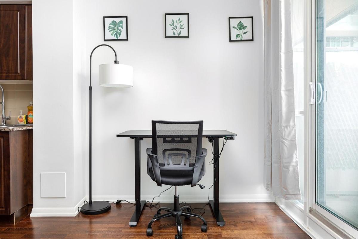 Apartment Modern In To By The