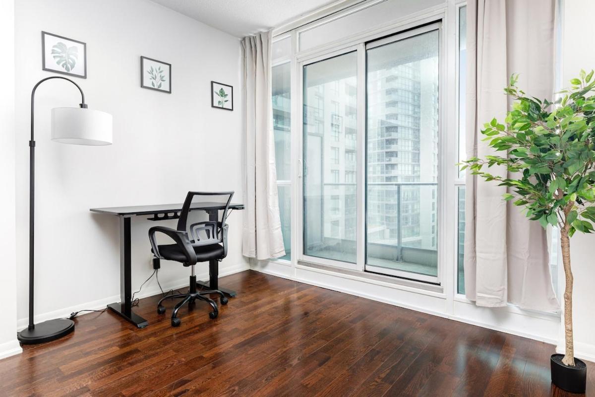 Apartment Modern In To By The Toronto