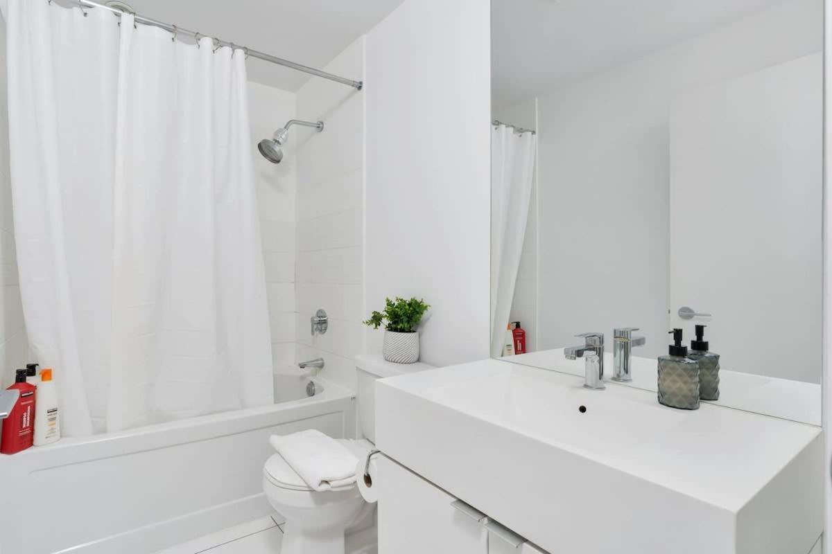 Apartment Bright In Prime Downtown Location *
