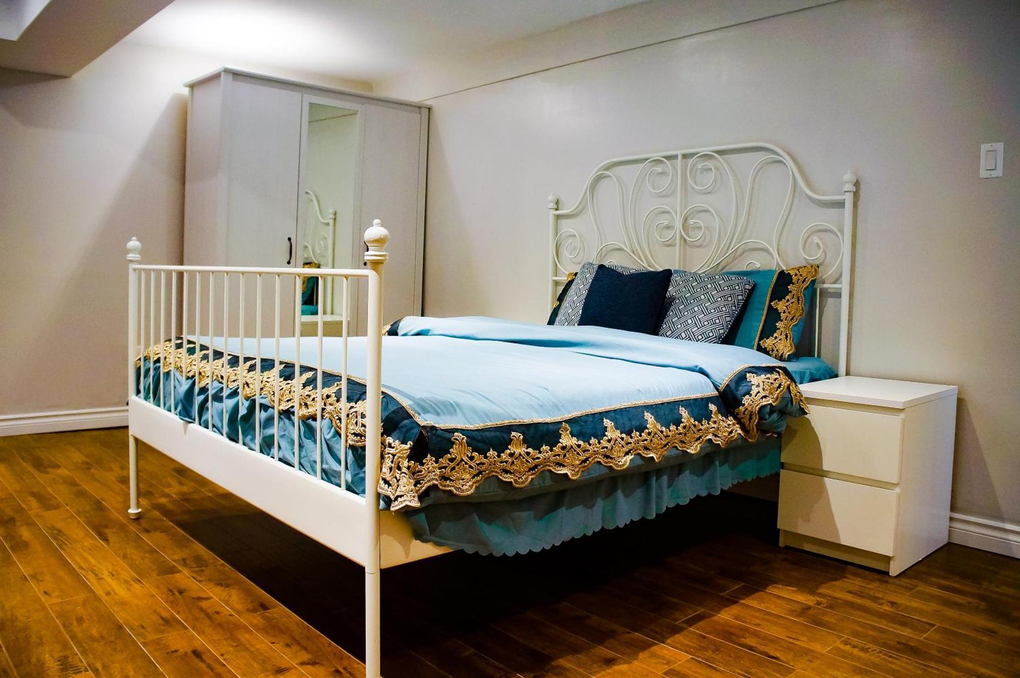 Cozy Bedroom Near Subway Station, Free Parking *