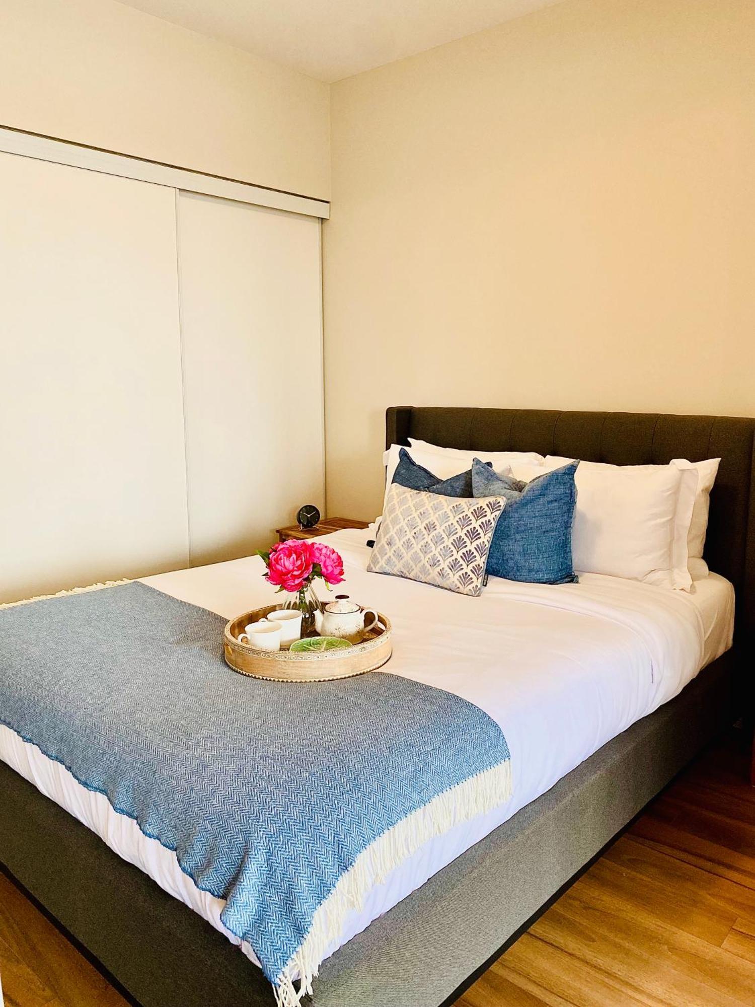 - Free Parking, Views, Near Cn Tower Apartment Toronto