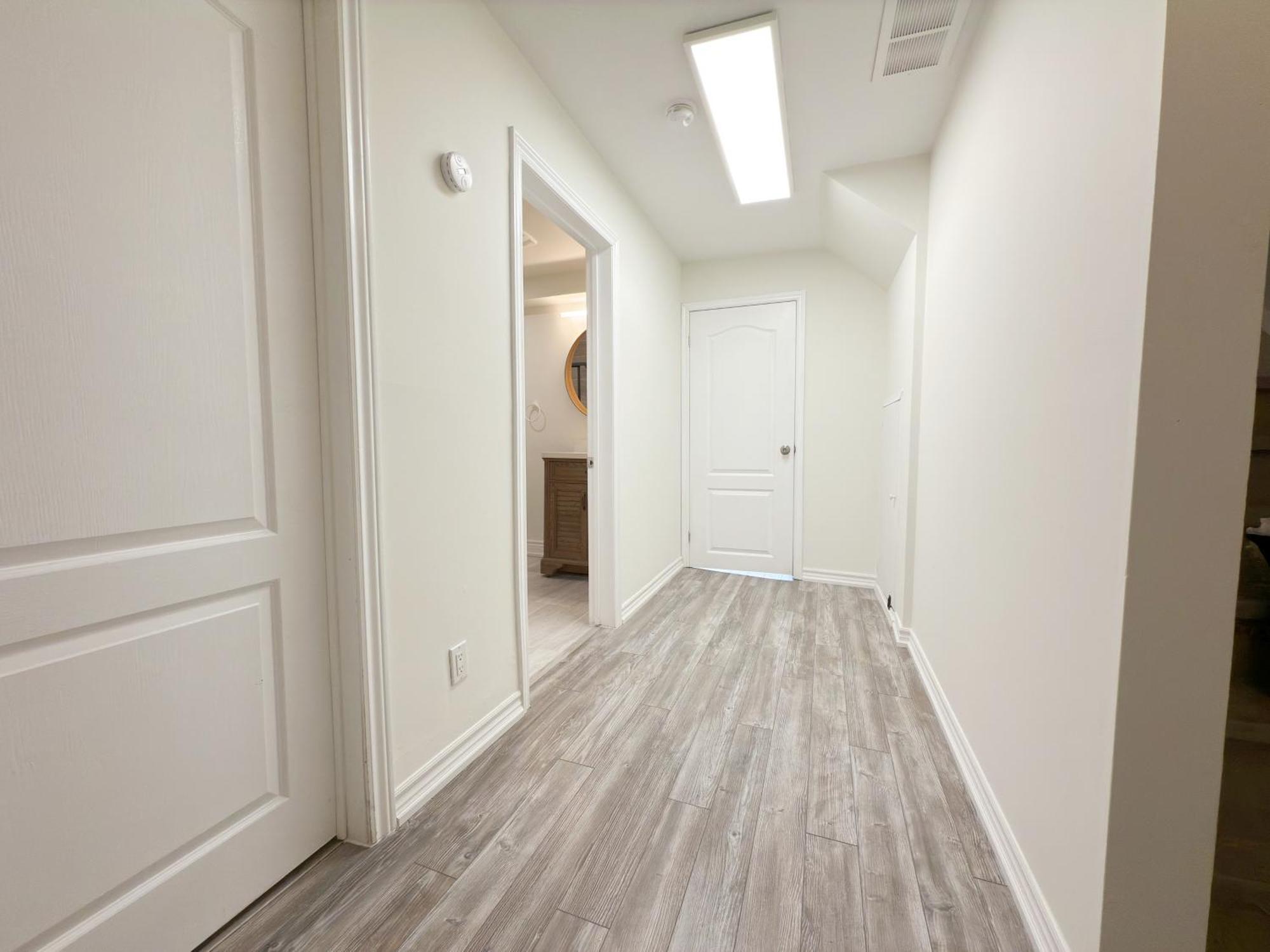 Cozy With Private Bath Near Don Mills Subway Guest house Toronto