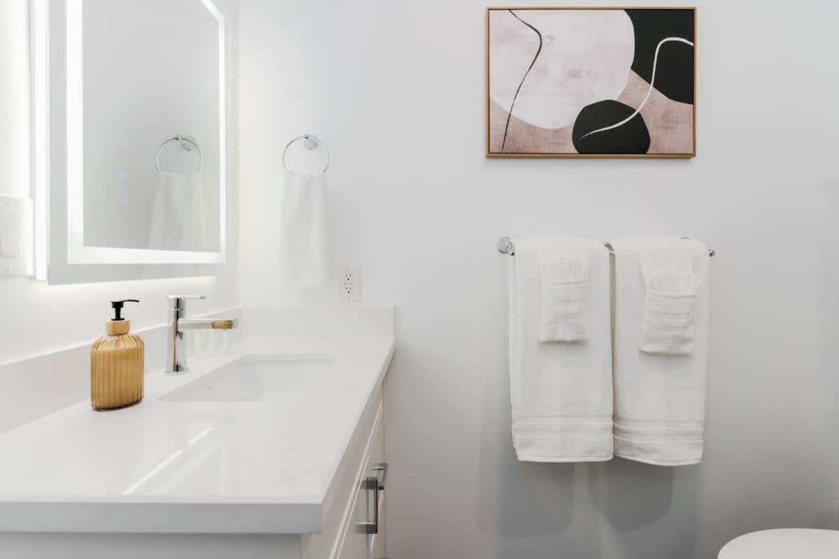 Hotel Modern 3 Min To Transit Downtown *