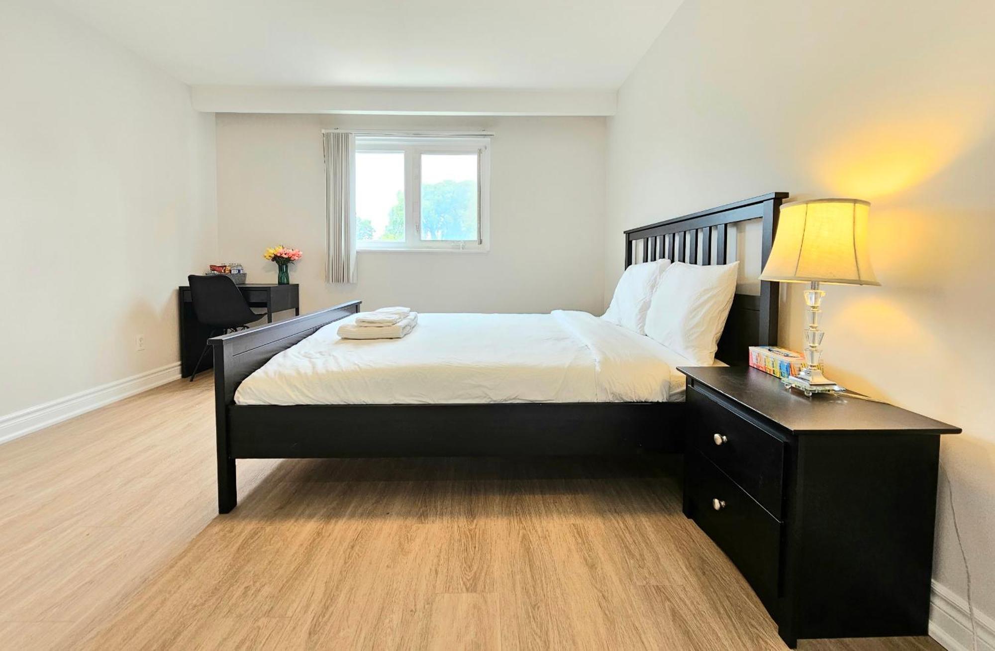 A Away-cozy Guest In Toronto