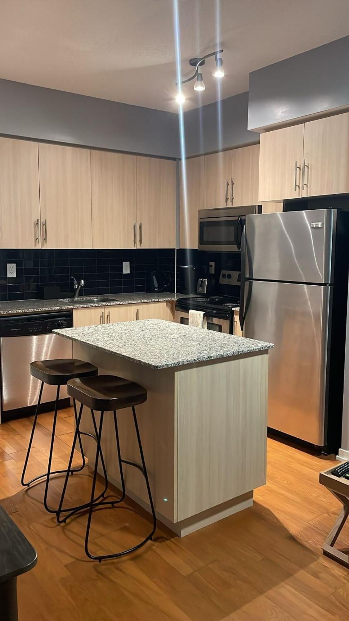 1 Bd And Den At Scotiabank Arena Toronto