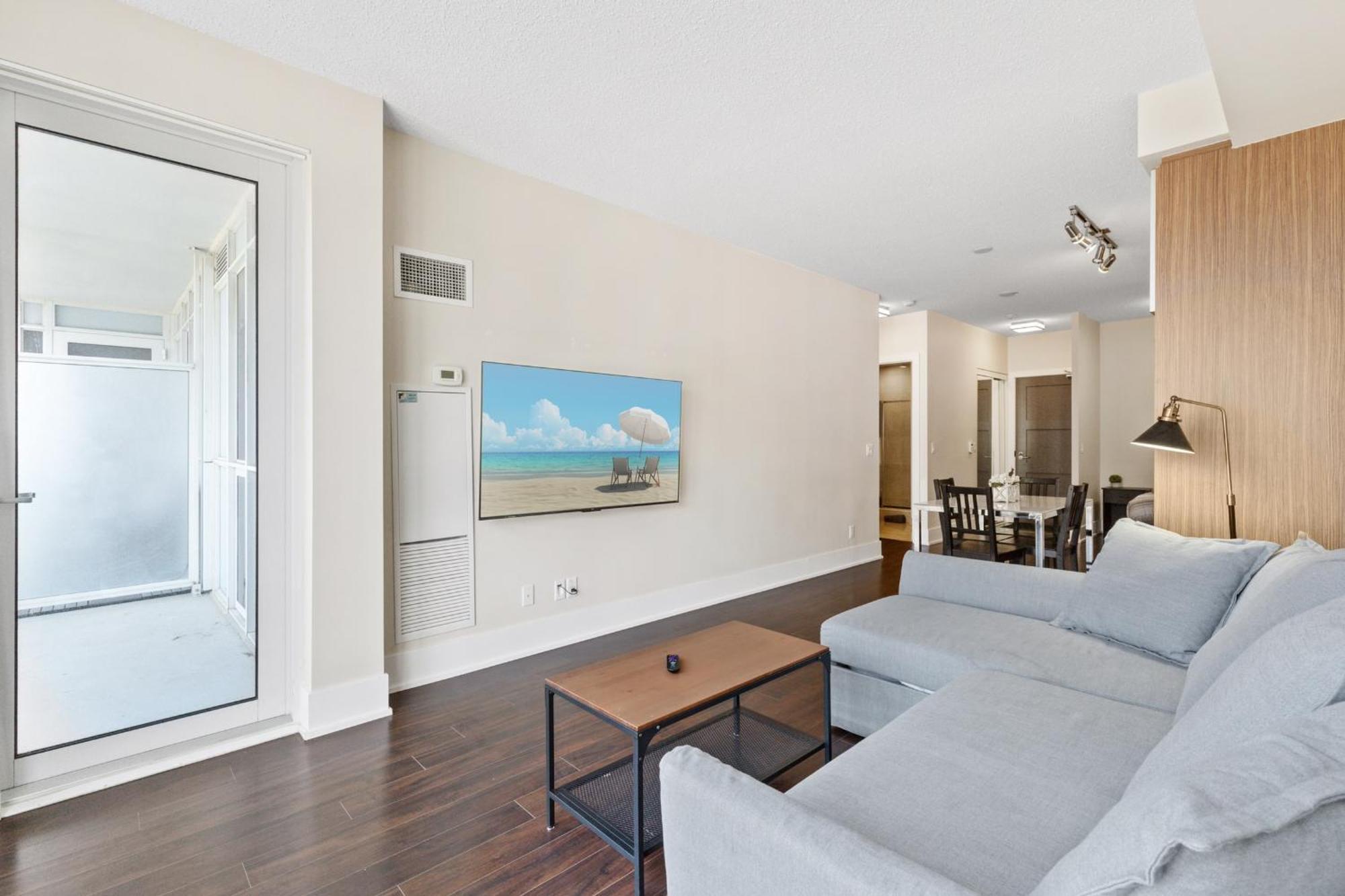 2 Bed 2 Bath Cn-tower And Lakeviews- Parking Toronto