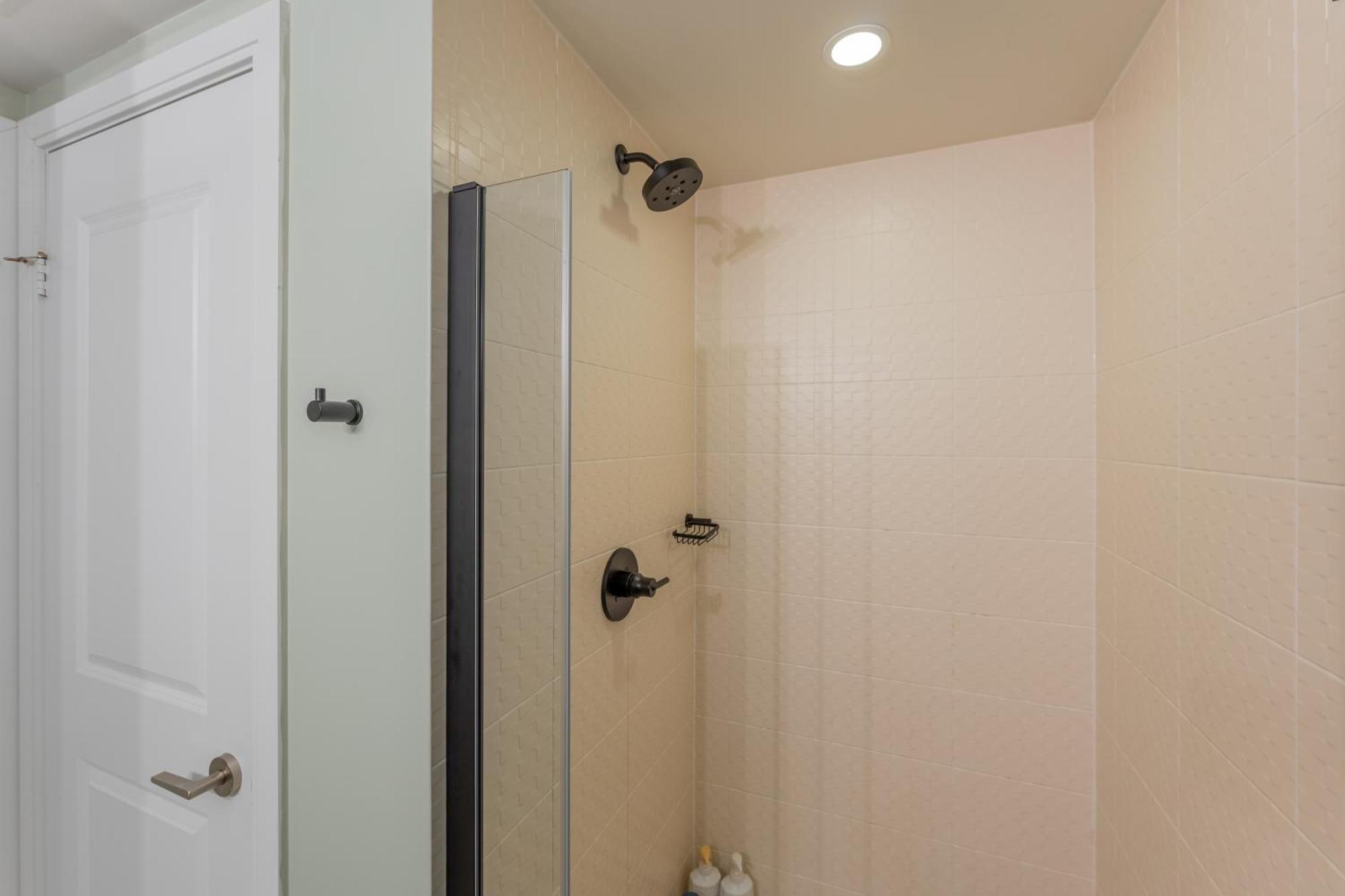 Apartment Entertainment District - King Bed - Close To Core - Dome - Scotiabank - Cne - York - Near King St W