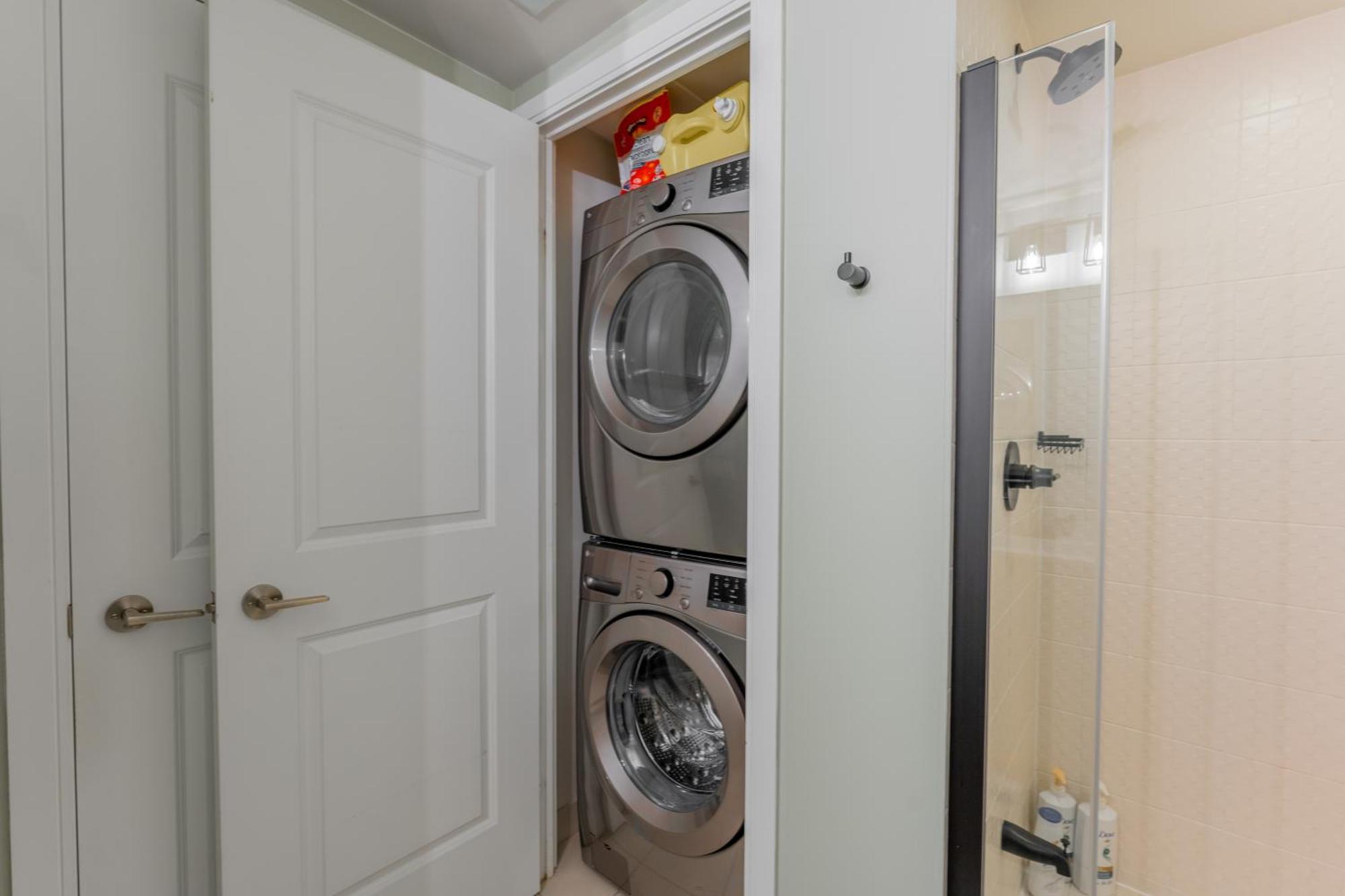 Apartment Entertainment District - King Bed - Close To Core - Dome - Scotiabank - Cne - York - Near King St W *