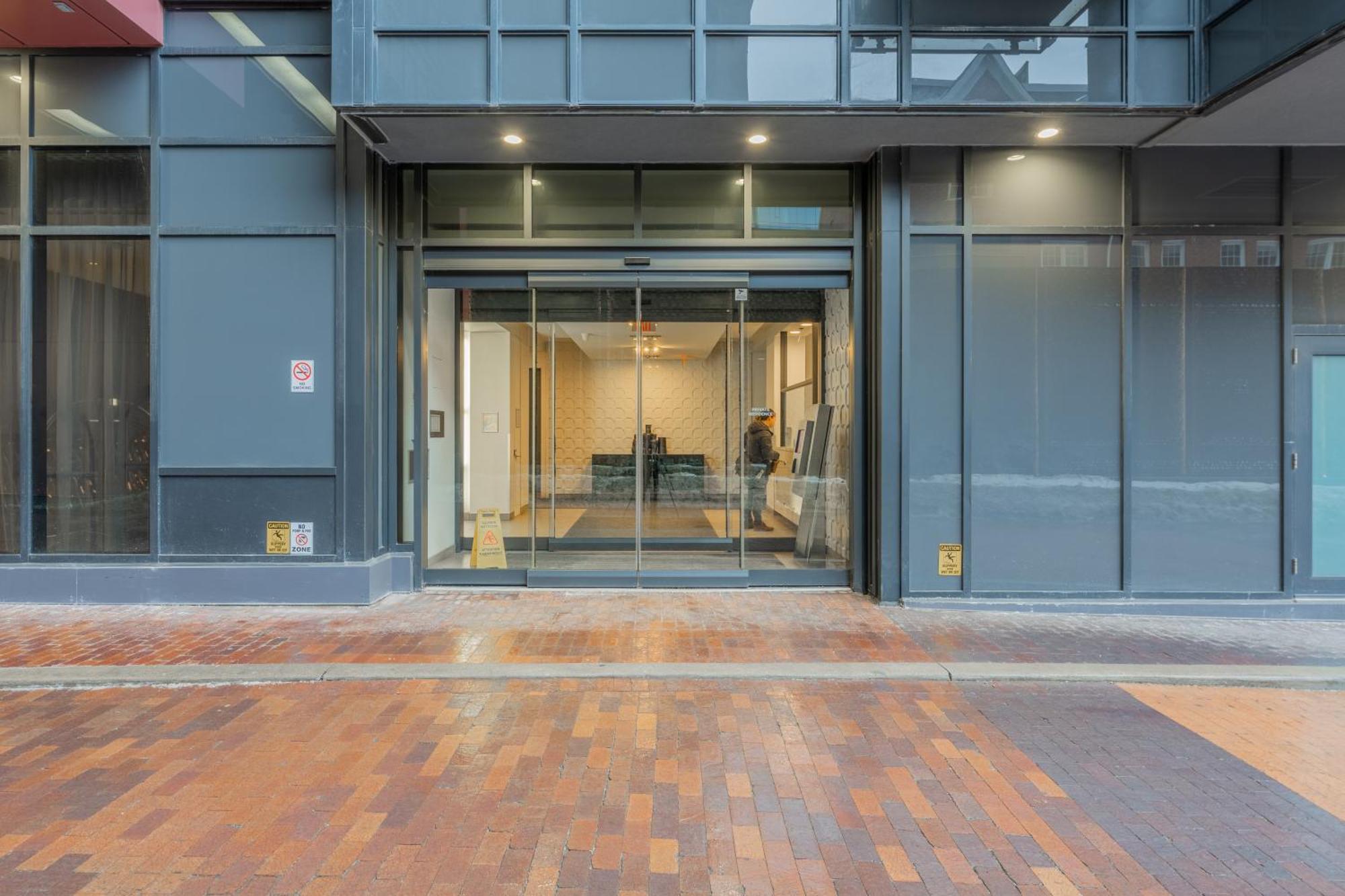 Entertainment District - King Bed - Close To Core - Dome - Scotiabank - Cne - York - Near King St W Toronto