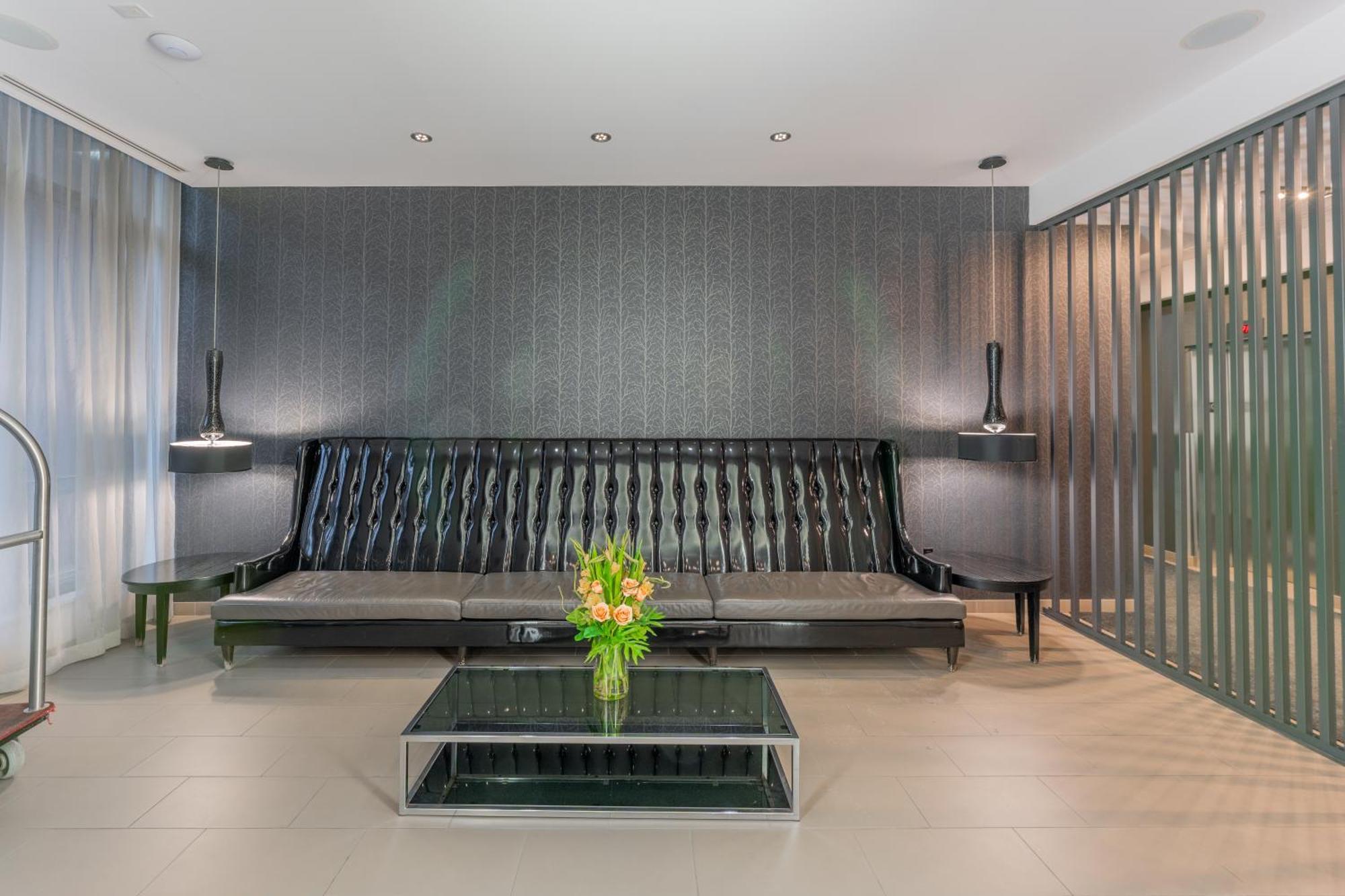 Entertainment District - King Bed - Close To Core - Dome - Scotiabank - Cne - York - Near King St W