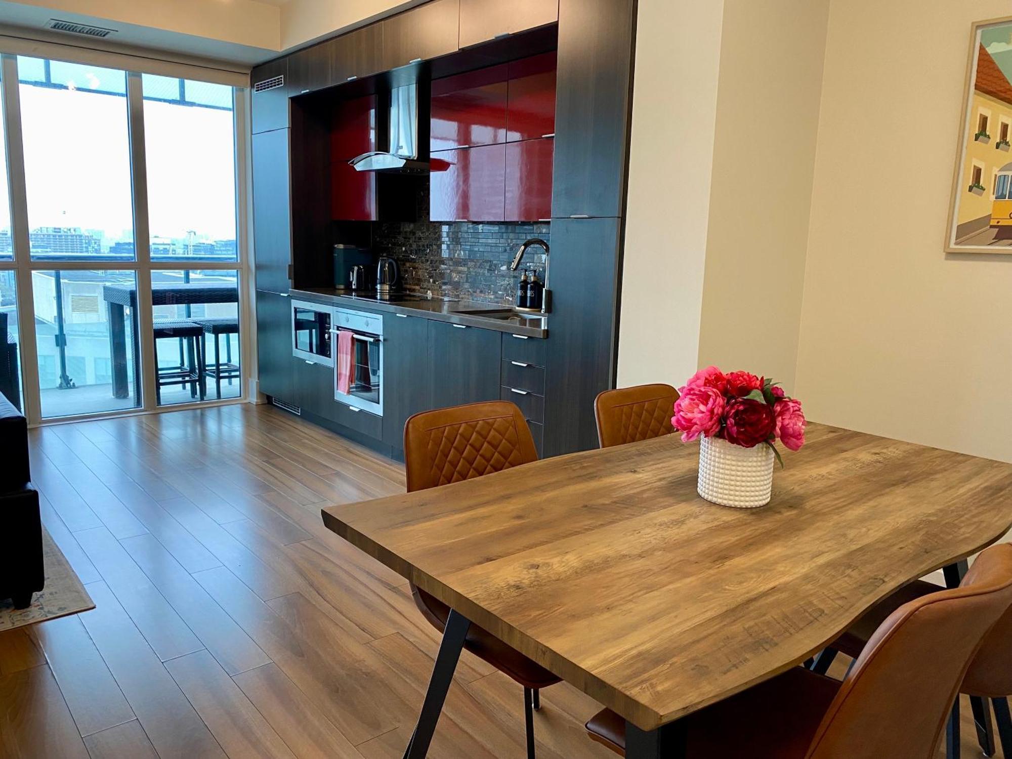 Apartment - Free Parking, Views, Near Cn Tower Toronto