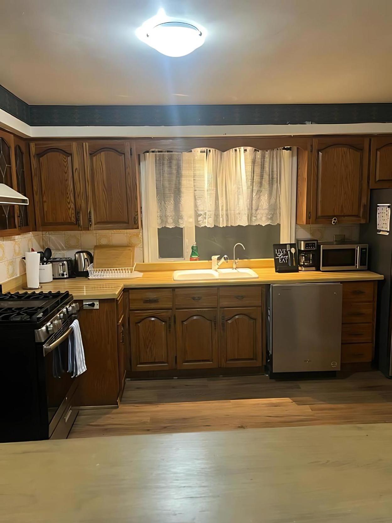 Apartment D's Toronto