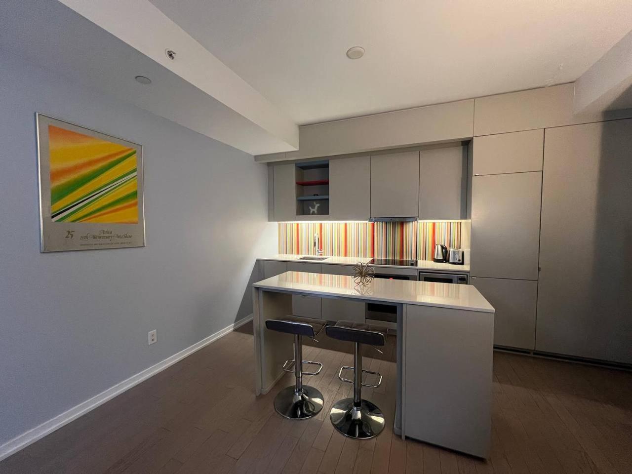 Apartment Modern Oasis In The Core