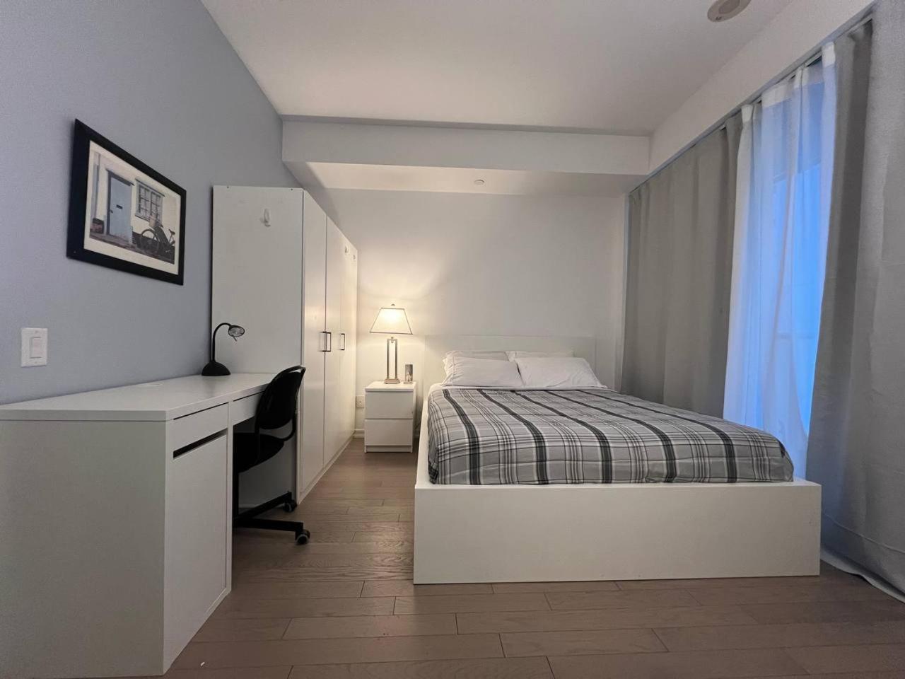 Modern Oasis In The Core Apartment *