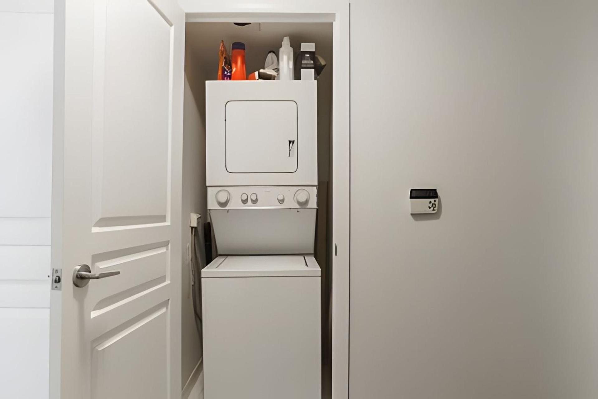 Lanterra Downtown Apartment Toronto