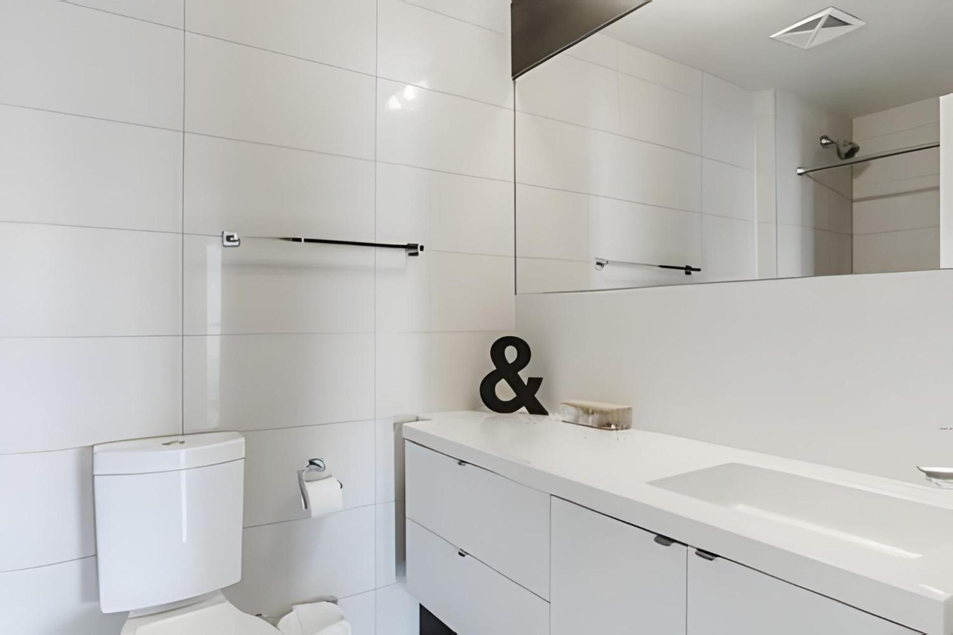 Apartment Lanterra Downtown Toronto
