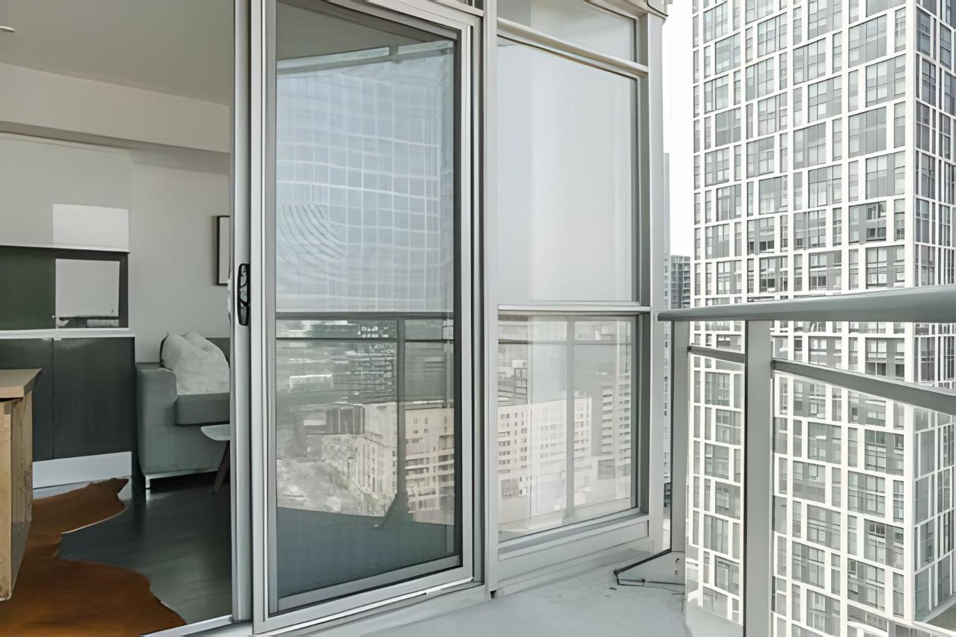 Apartment Lanterra Downtown Toronto