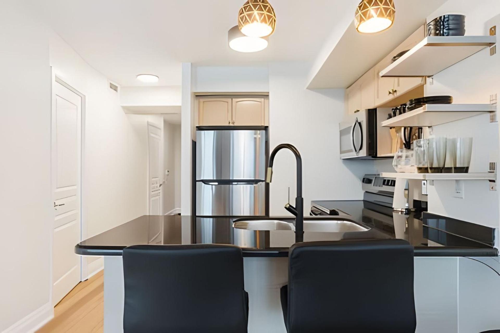 Lanterra Downtown Apartment Toronto