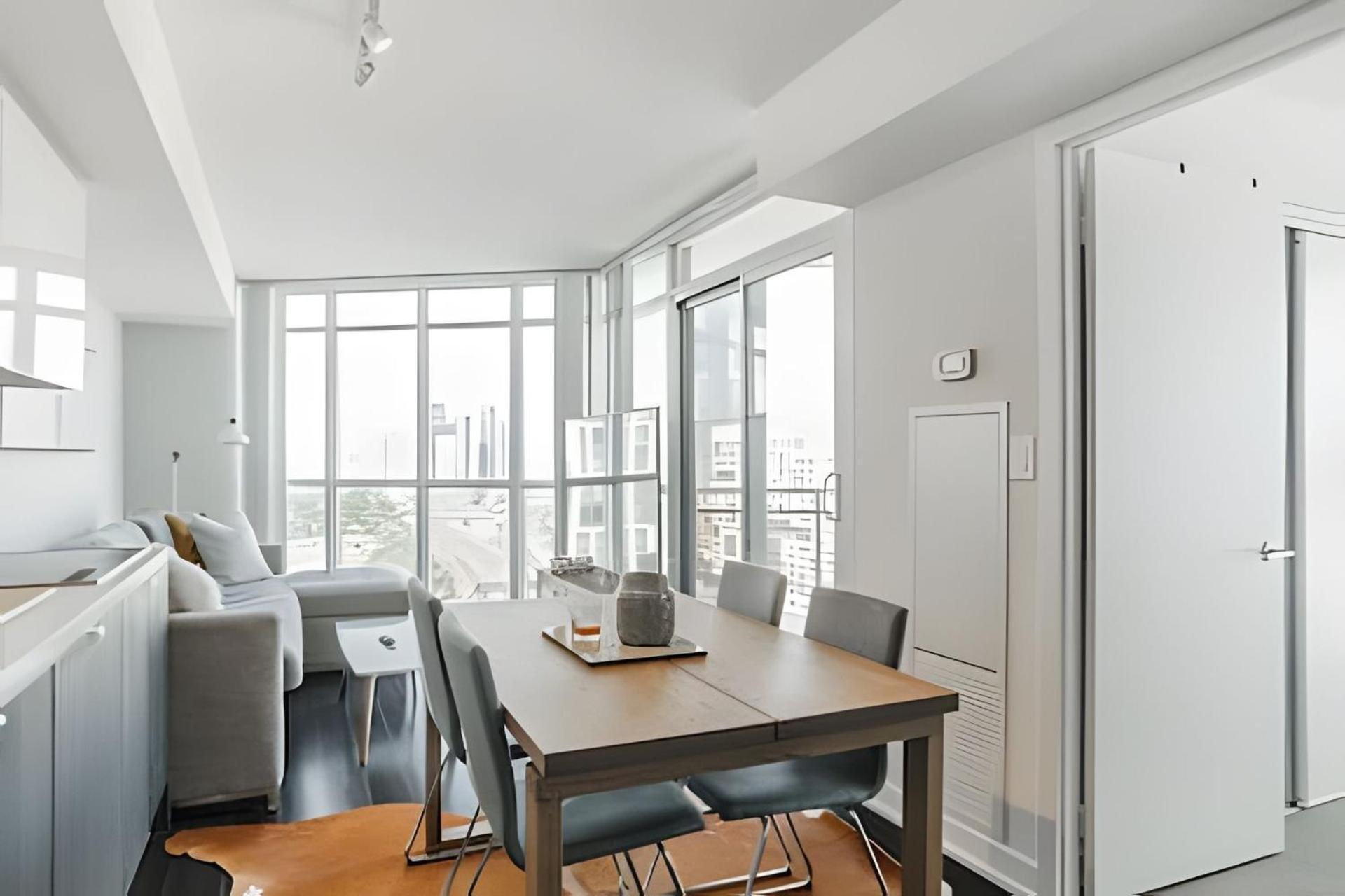 Lanterra Downtown Apartment