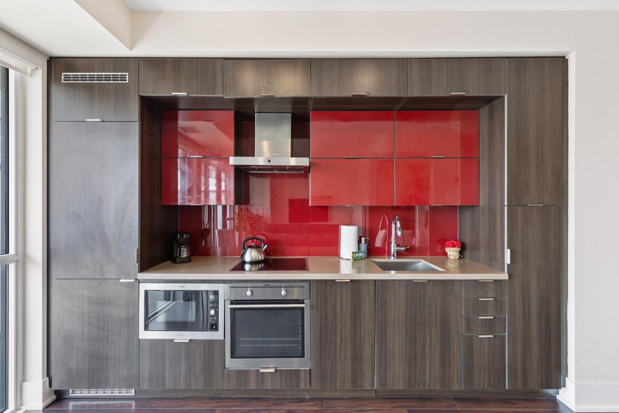 Apartment Views And Rogers Centre - 4beds - Free Parking *