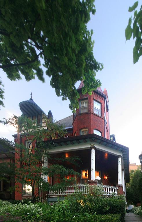 Bed & Breakfast Bonnevue Manor Toronto