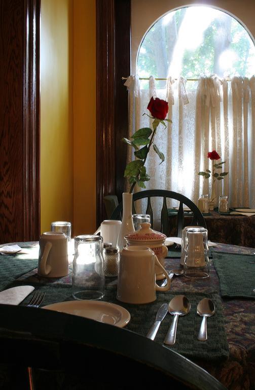 Bonnevue Manor Bed & Breakfast 2*
