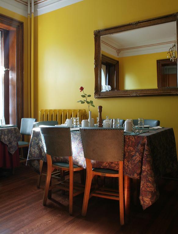 Bonnevue Manor Bed & Breakfast 2*