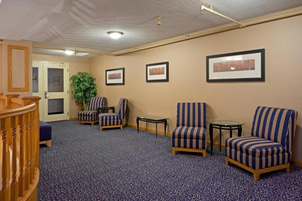 Hotel Express East - Scarborough Toronto