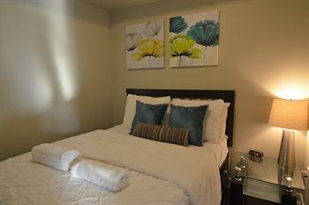 Hotel Escape - Mariner Terrace Toronto