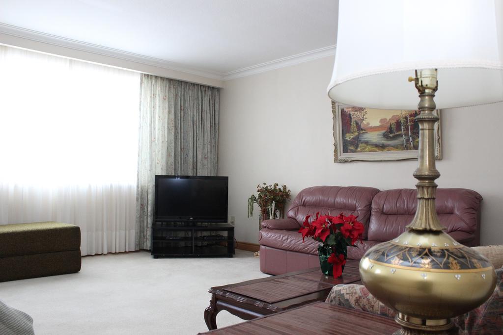 Apartment Petryla Estates Furnished Toronto