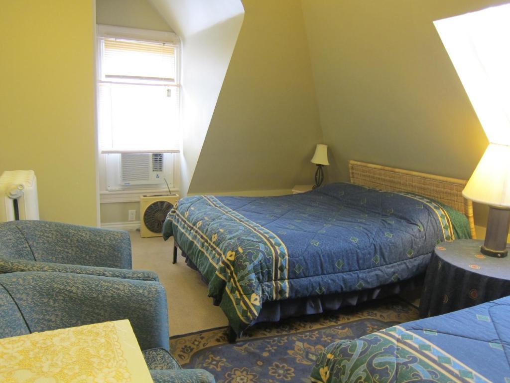 Bonnevue Manor Bed & Breakfast Toronto