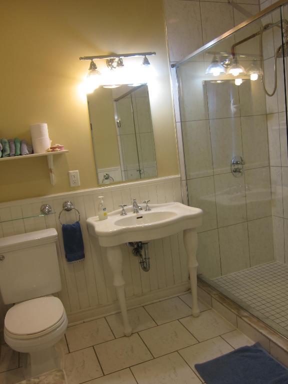 Bed & Breakfast Bonnevue Manor 2*