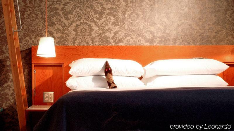 The Drake Hotel 4*