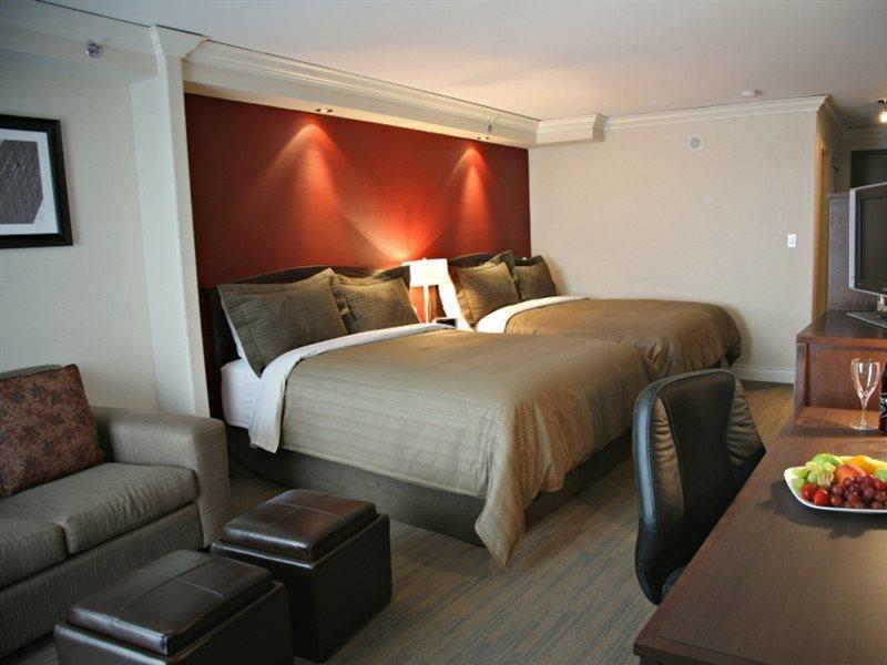 Hotel Sandman Signature Airport