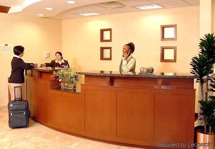 Hotel By Marriott Airport