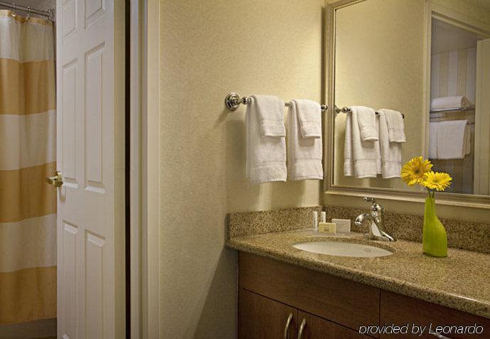 By Marriott Airport Toronto