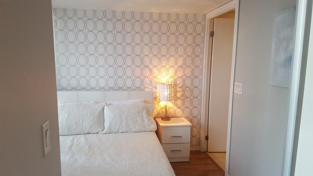 Lavish Suites - Brand New Two Bedroom - Cn Tower View