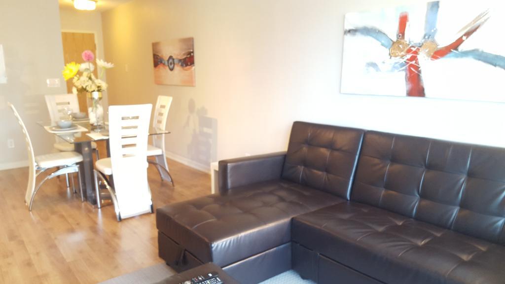 Apartment Lavish Suites - Brand New Two Bedroom - Cn Tower View