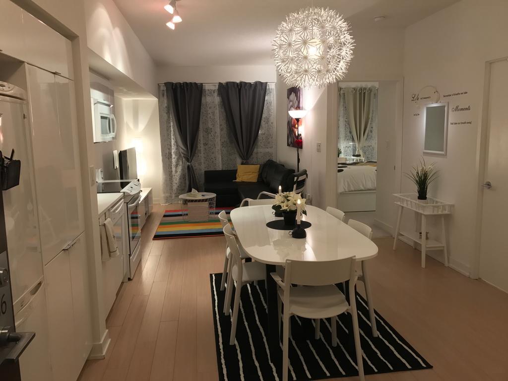 Downtown / Close To Cn Tower / Free Parking/ Excellent Amenities Apartment