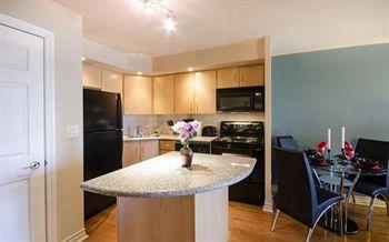 Royal Stays - Blue Jays Way 4* Toronto