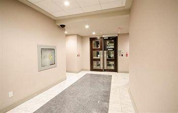 Royal Stays - Blue Jays Way Hotel 4*