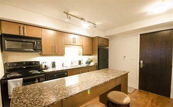 Hotel Royal Stays - Blue Jays Way 4*