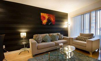 Royal Stays - Blue Jays Way 4*