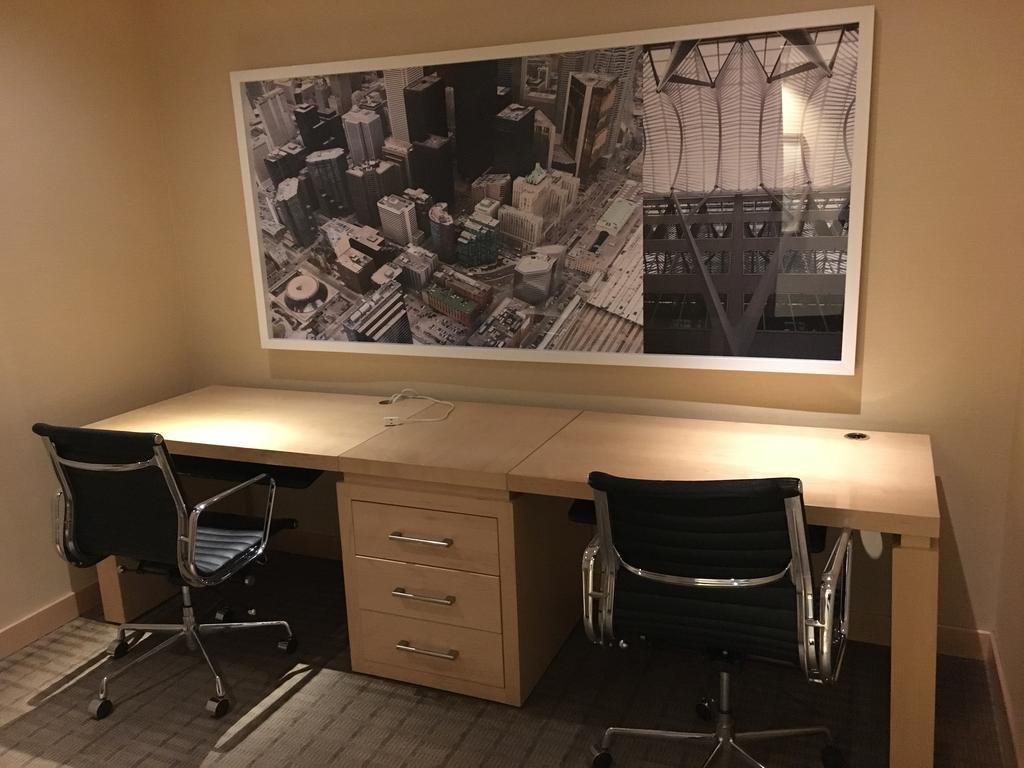 Apartment Luxury Fully Furnished Suite In Downtown Toronto - Maple Leaf Square *