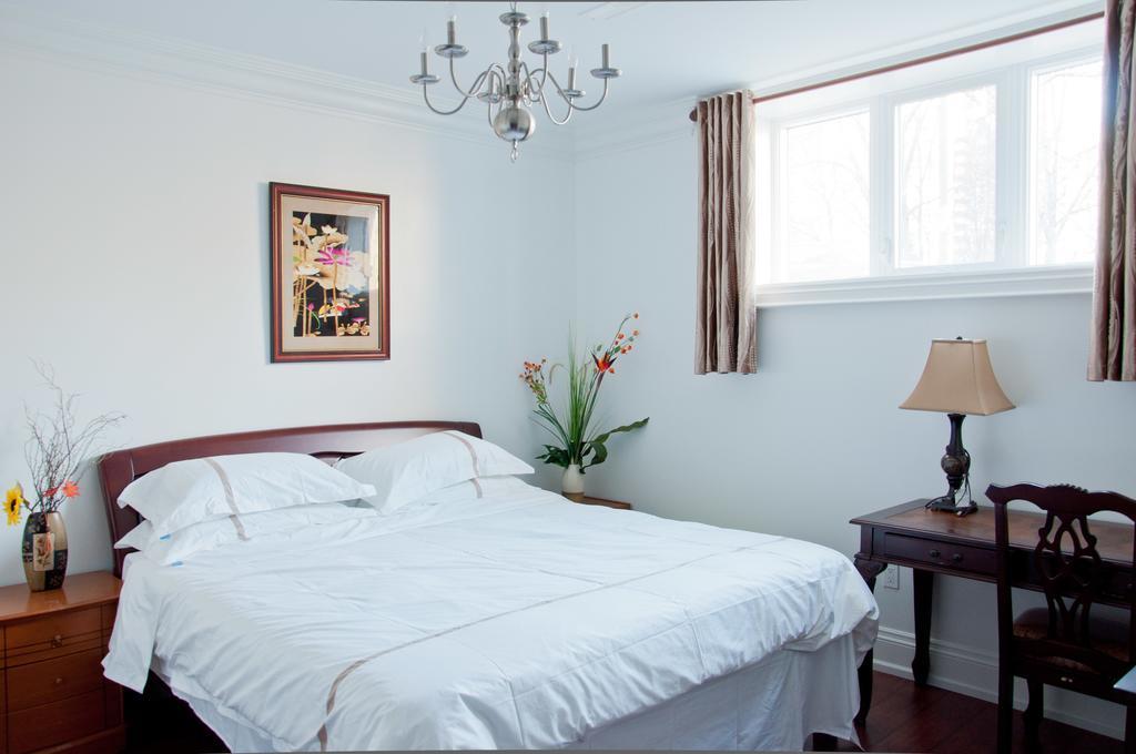 Guest house Yonge Palace North York Toronto